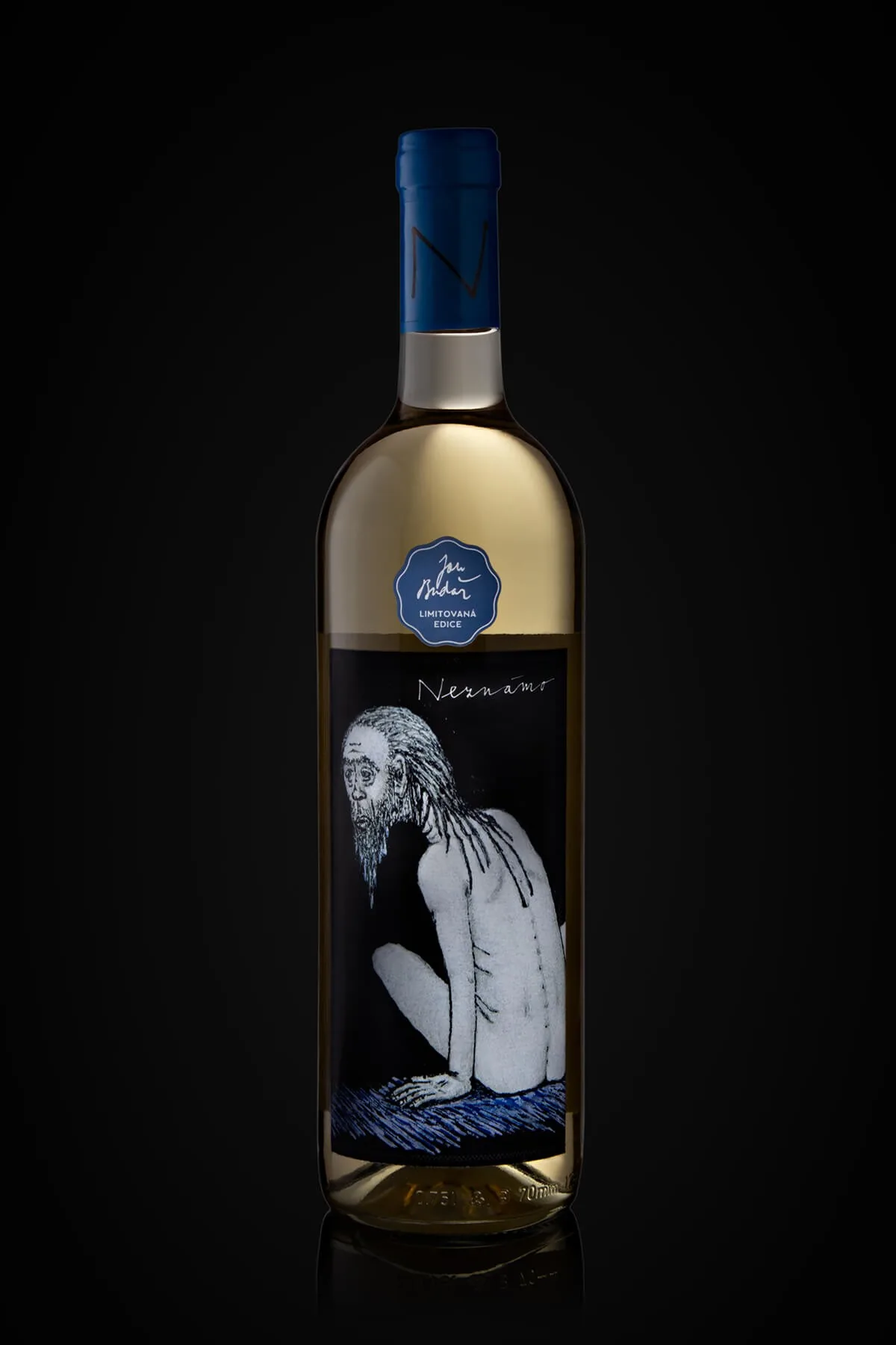 Wine bottle with an illustration of an old man and the word Neznámo